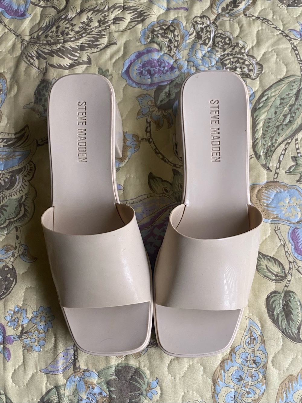 Steve Madden Beige Sandals